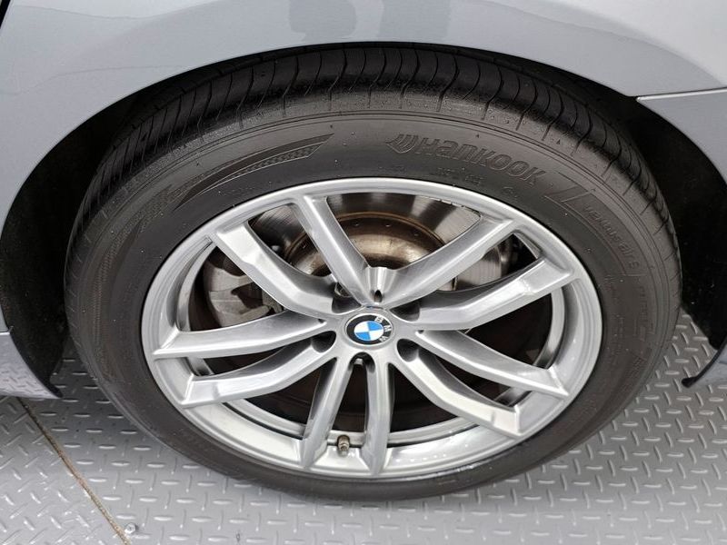 2018 BMW 5 Series 520d M Sport package photo 21