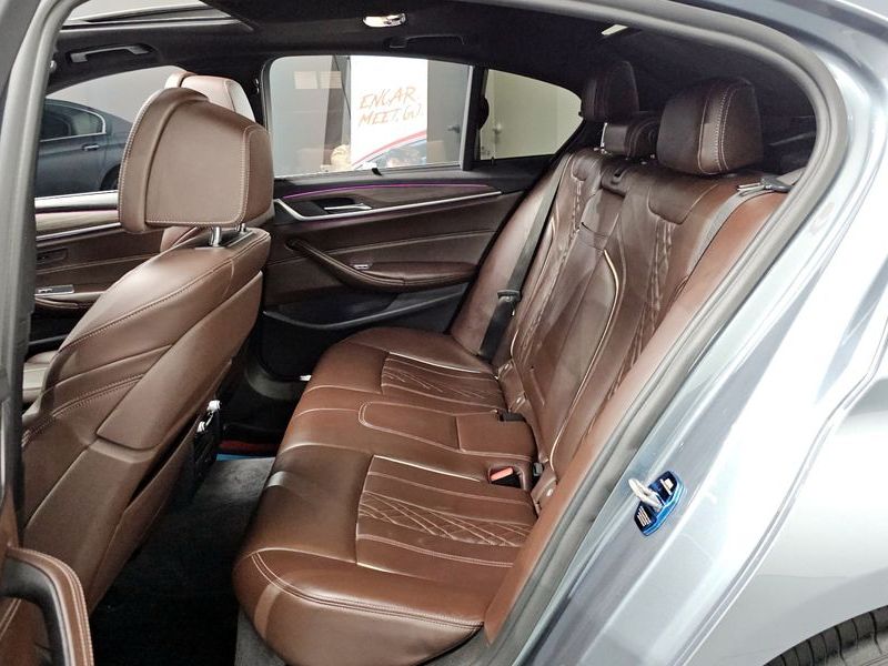 2018 BMW 5 Series 520d M Sport package photo 26