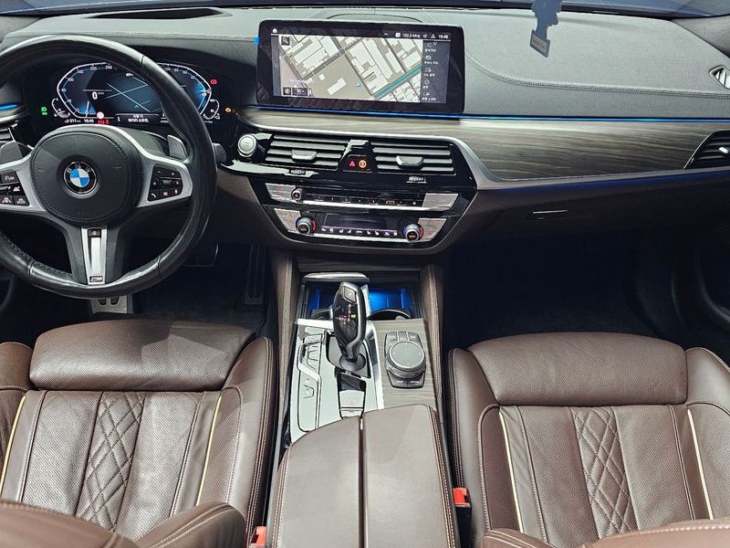 2021 BMW 5 Series 530e M Sport photo 7
