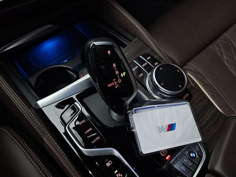 2021 BMW 5 Series 530e M Sport photo 9