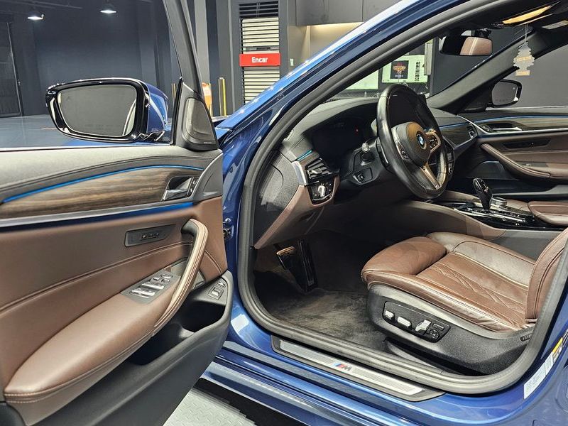 2021 BMW 5 Series 530e M Sport photo 11
