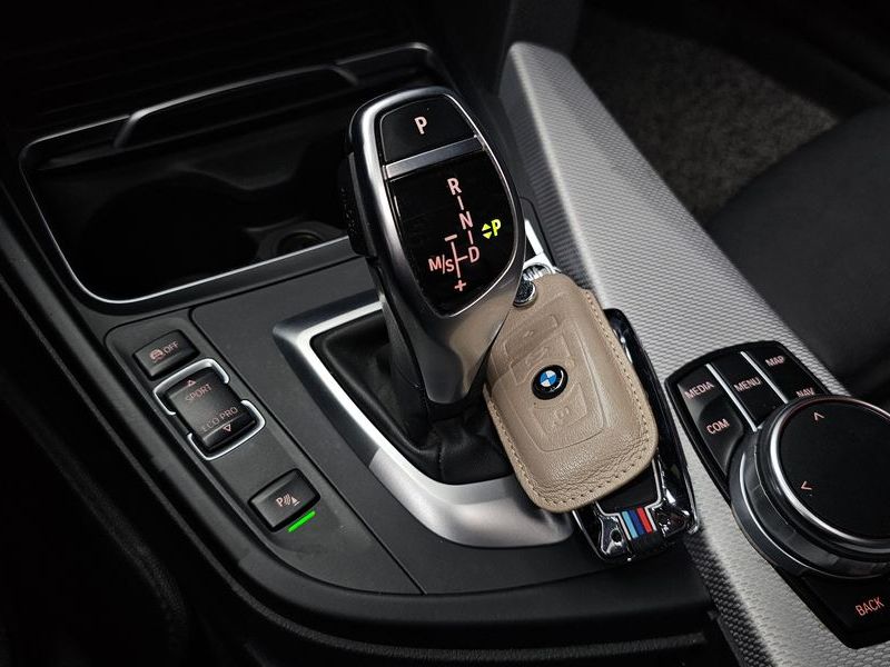 2017 BMW 3 Series 320i M Sport photo 9