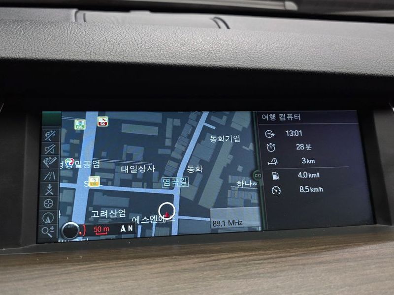 2012 BMW 5 Series GT 30d photo 15