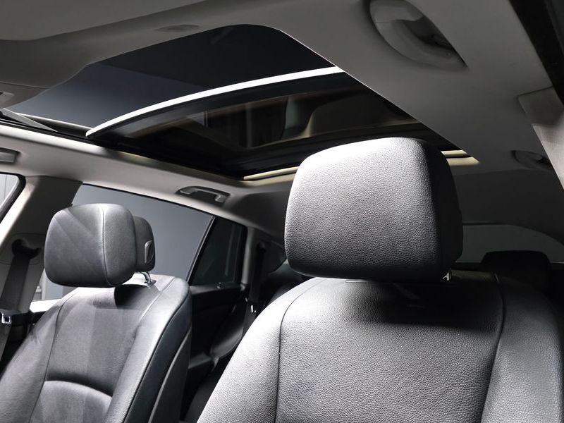 2012 BMW 5 Series GT 30d photo 18