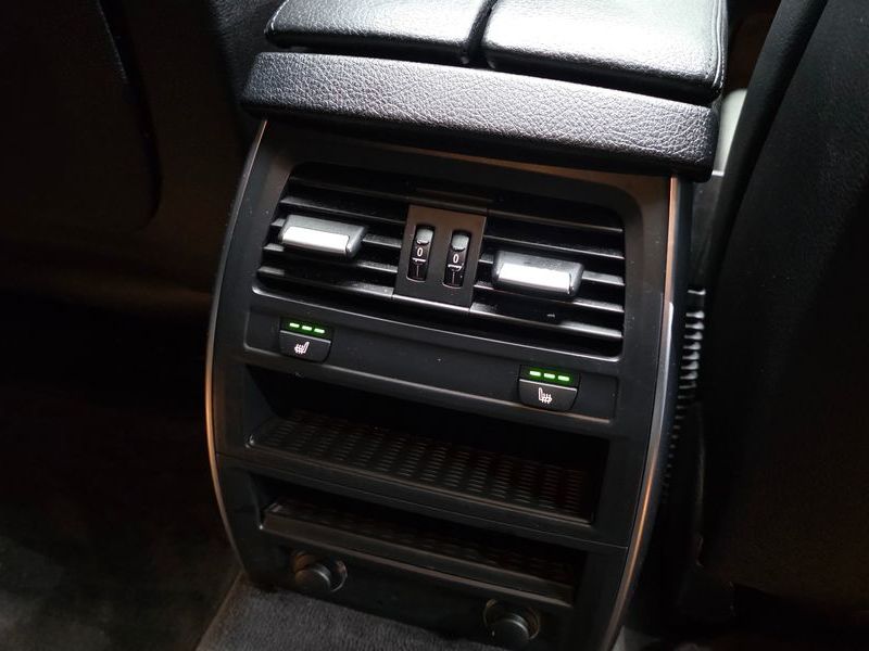 2012 BMW 5 Series GT 30d photo 19