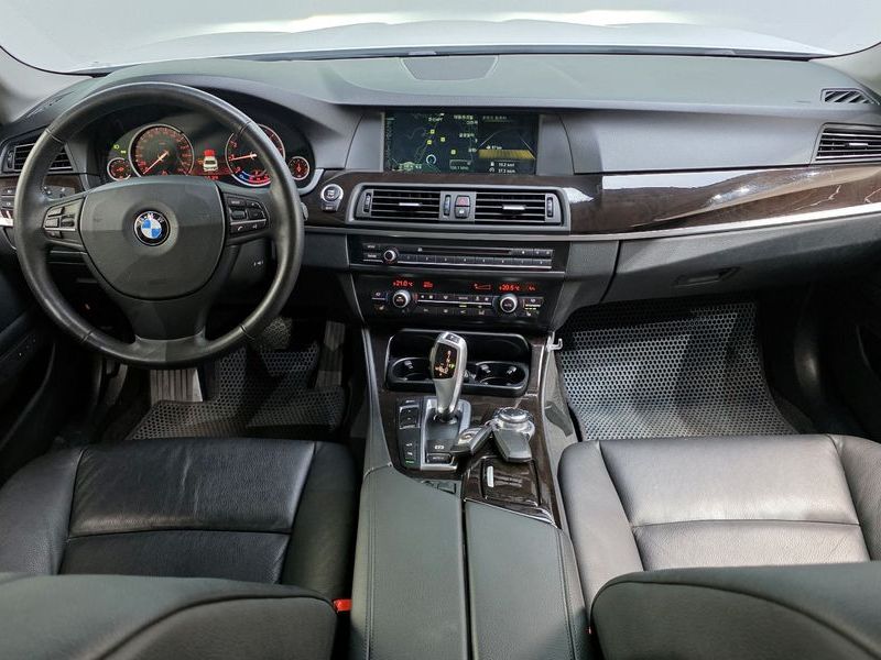 2013 BMW 5 Series 528i photo 7