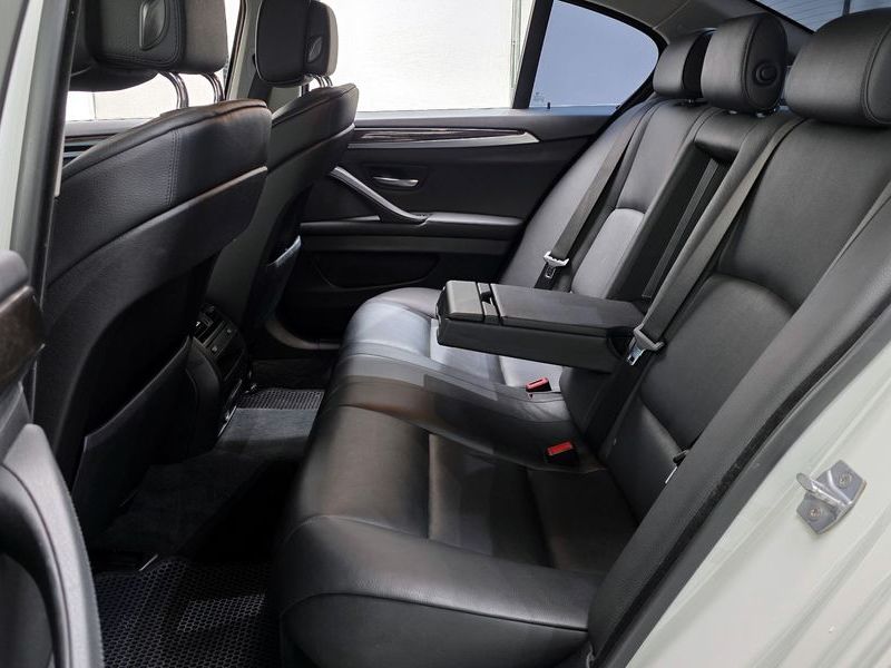 2013 BMW 5 Series 528i photo 12