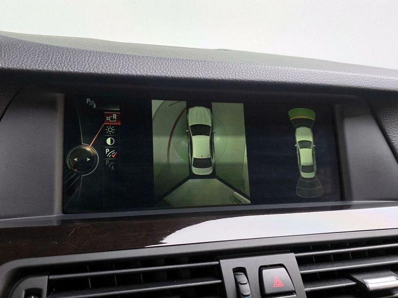 2013 BMW 5 Series 528i photo 15