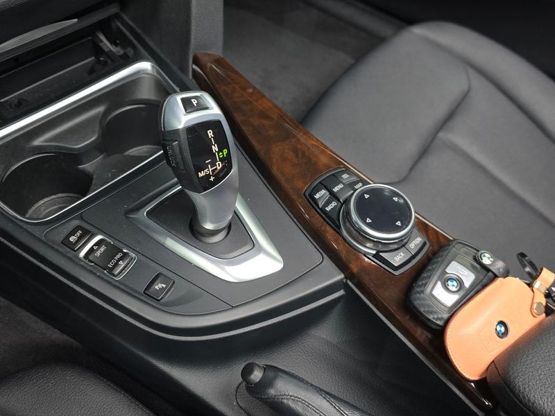 2014 BMW 3 Series 320d photo 9