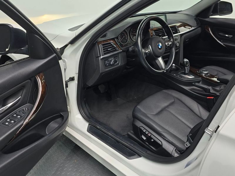 2014 BMW 3 Series 320d photo 10