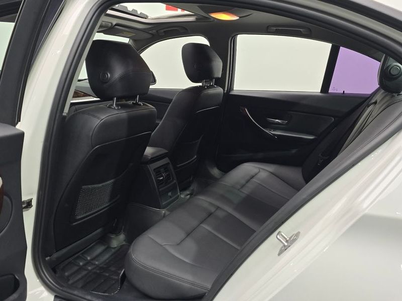 2014 BMW 3 Series 320d photo 11
