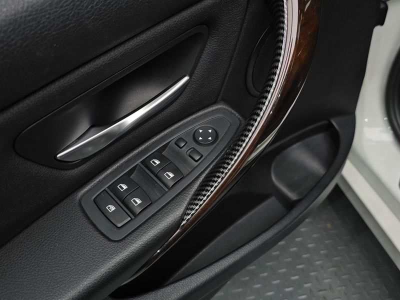 2014 BMW 3 Series 320d photo 15