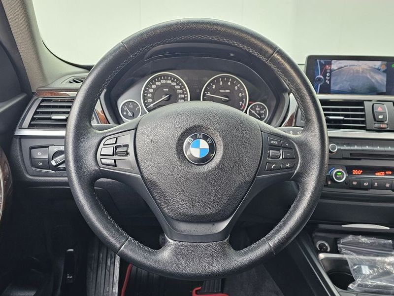 2013 BMW 3 Series 328i photo 13