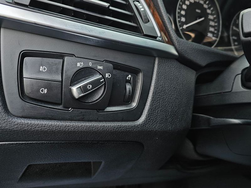 2013 BMW 3 Series 328i photo 20
