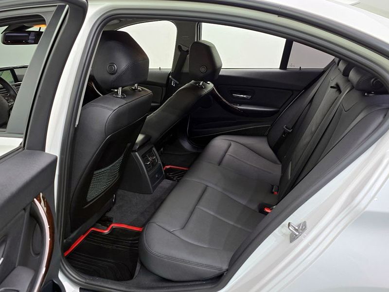 2014 BMW 3 Series 320d photo 12
