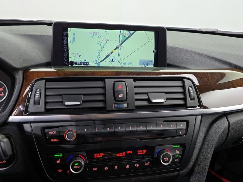 2014 BMW 3 Series 320d photo 14