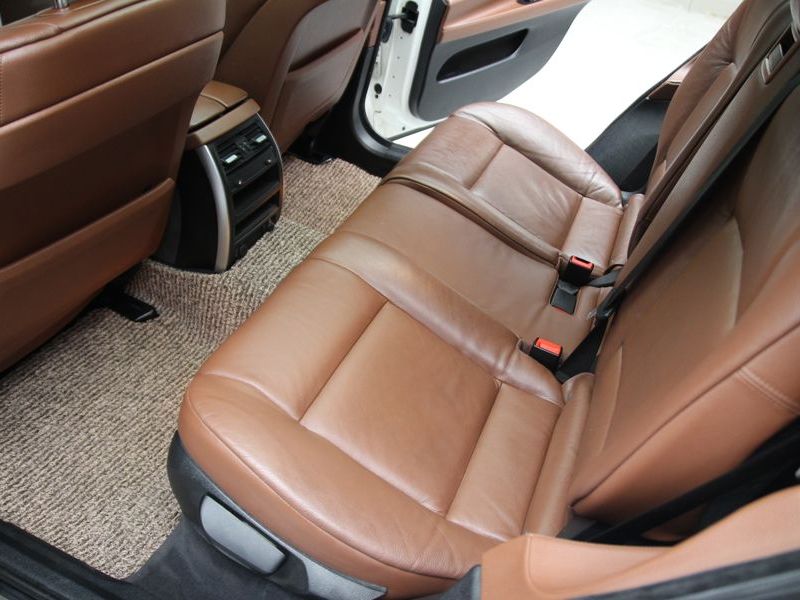 2013 BMW 5 Series GT 30d xDrive photo 15