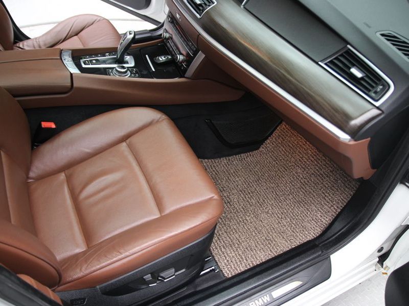 2013 BMW 5 Series GT 30d xDrive photo 17