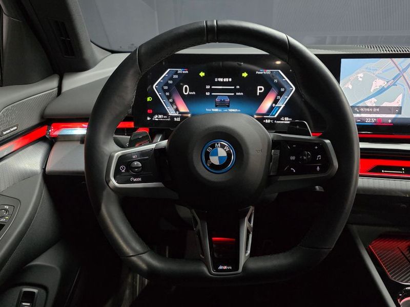 2025 BMW 5 Series 530e M Sport photo 13