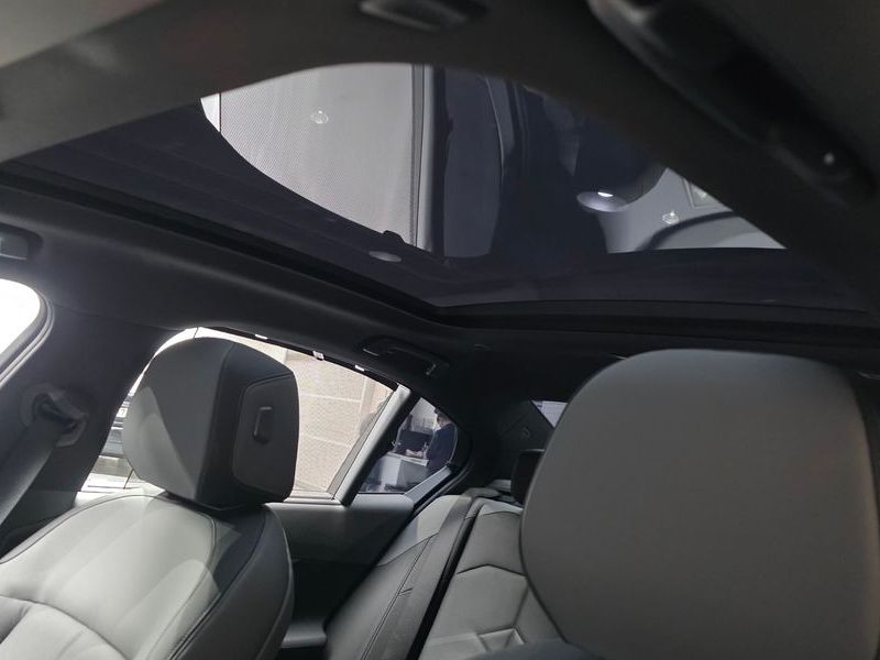 2025 BMW 5 Series 530e M Sport photo 18
