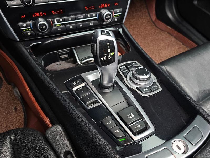 2013 BMW 5 Series GT ED Edition photo 9