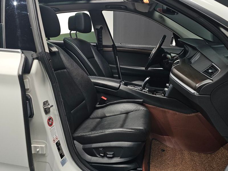 2013 BMW 5 Series GT ED Edition photo 10