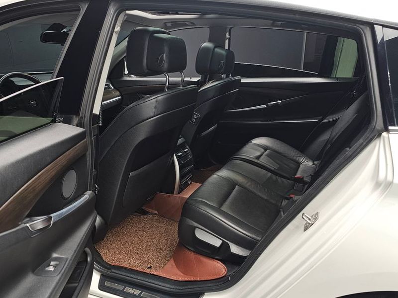 2013 BMW 5 Series GT ED Edition photo 12