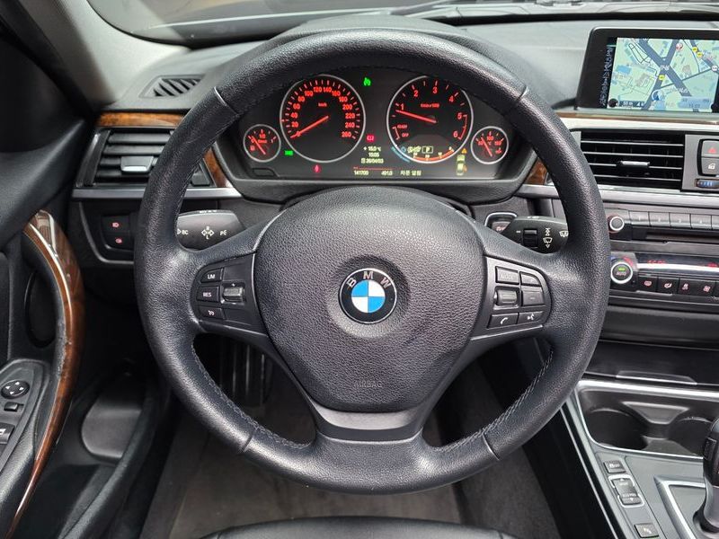 2014 BMW 3 Series 320d photo 13