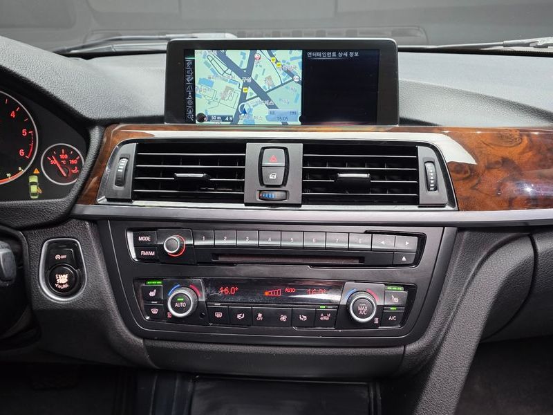 2014 BMW 3 Series 320d photo 16