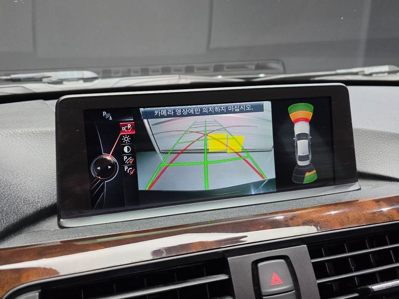 2014 BMW 3 Series 320d photo 17
