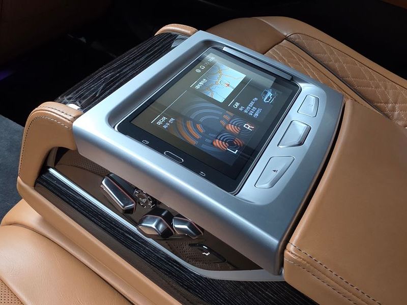 2021 BMW 7 Series 740Li xDrive M Sport Package photo 17