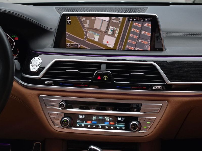 2021 BMW 7 Series 740Li xDrive M Sport Package photo 18