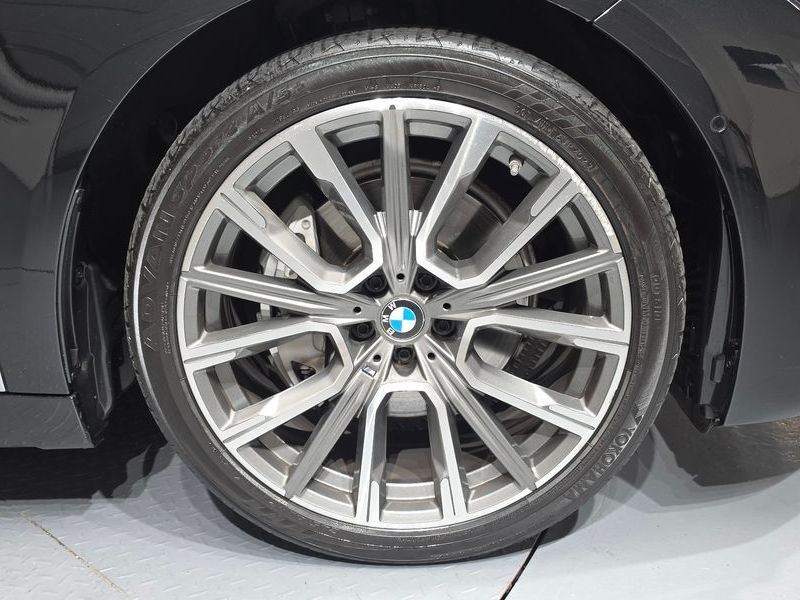 2021 BMW 7 Series 740Li xDrive M Sport Package photo 21