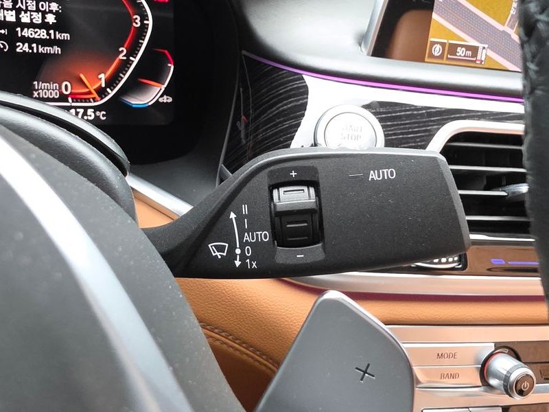 2021 BMW 7 Series 740Li xDrive M Sport Package photo 29