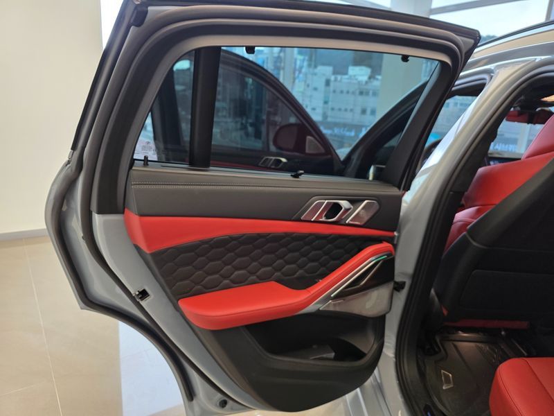 2026 BMW X6 4.4 Competition photo 9
