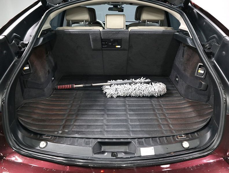 2013 BMW 5 Series GT 30d xDrive photo 18