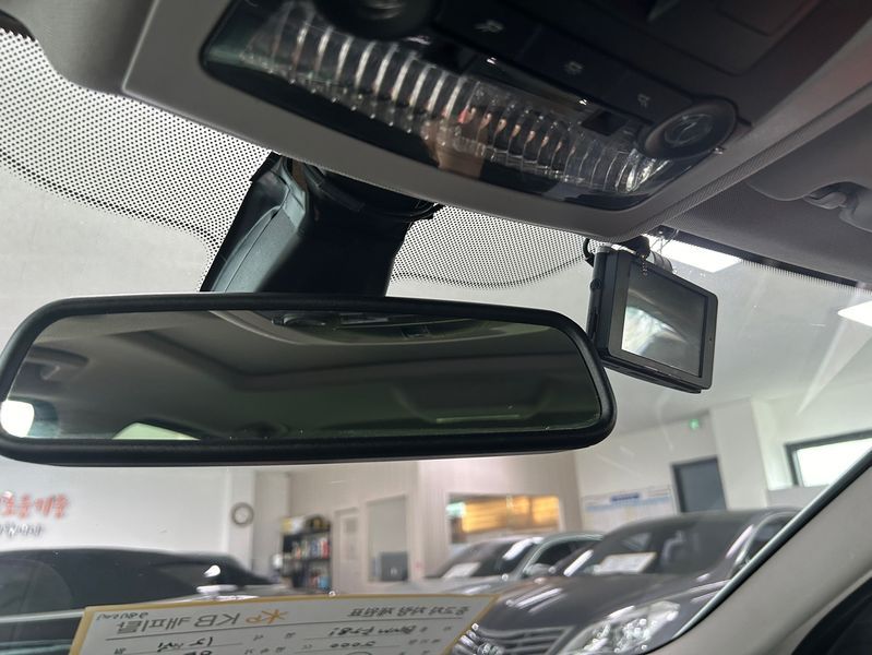 2012 BMW 5 Series 528i xDrive photo 7
