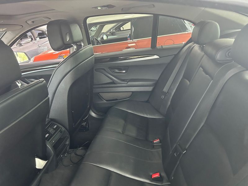 2012 BMW 5 Series 528i xDrive photo 14