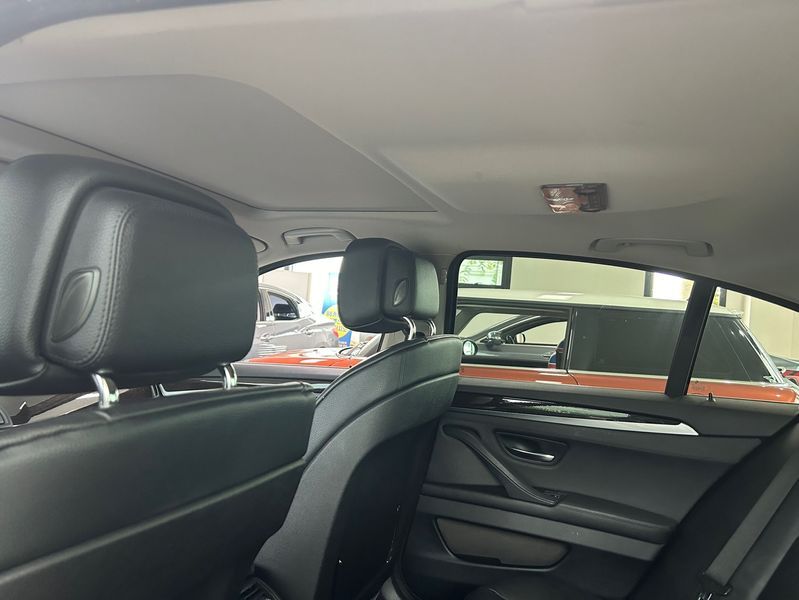 2012 BMW 5 Series 528i xDrive photo 17