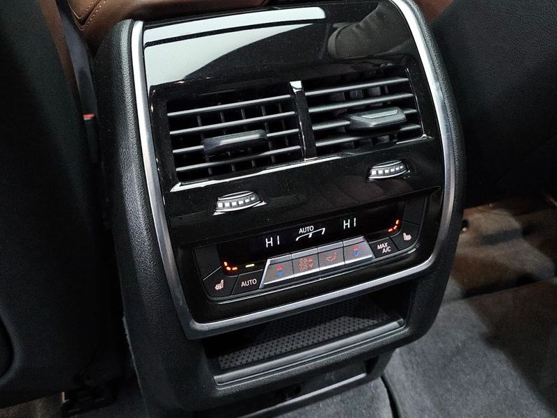 2025 BMW X6 xDrive40i M Sport photo 29