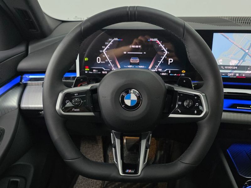 2026 BMW 5 Series 520i Special Edition photo 15