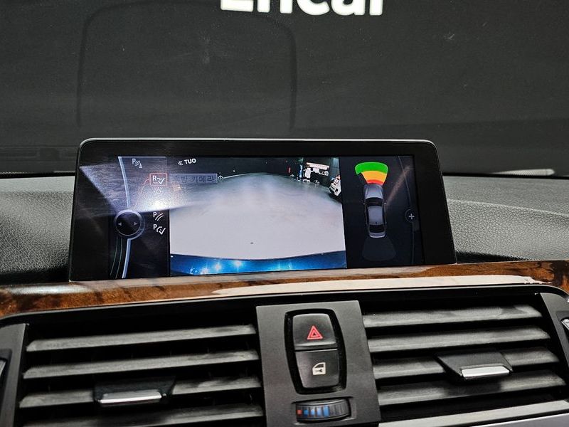 2012 BMW 3 Series 320d photo 16