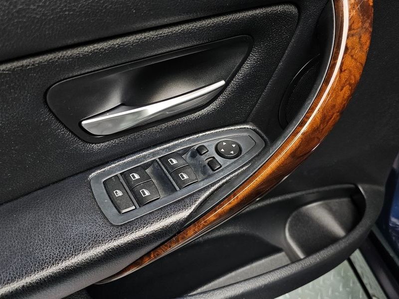2012 BMW 3 Series 320d photo 18
