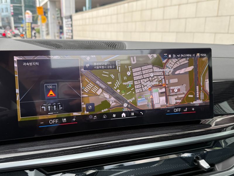 2026 BMW X5 xDrive 30d M Sport photo 9