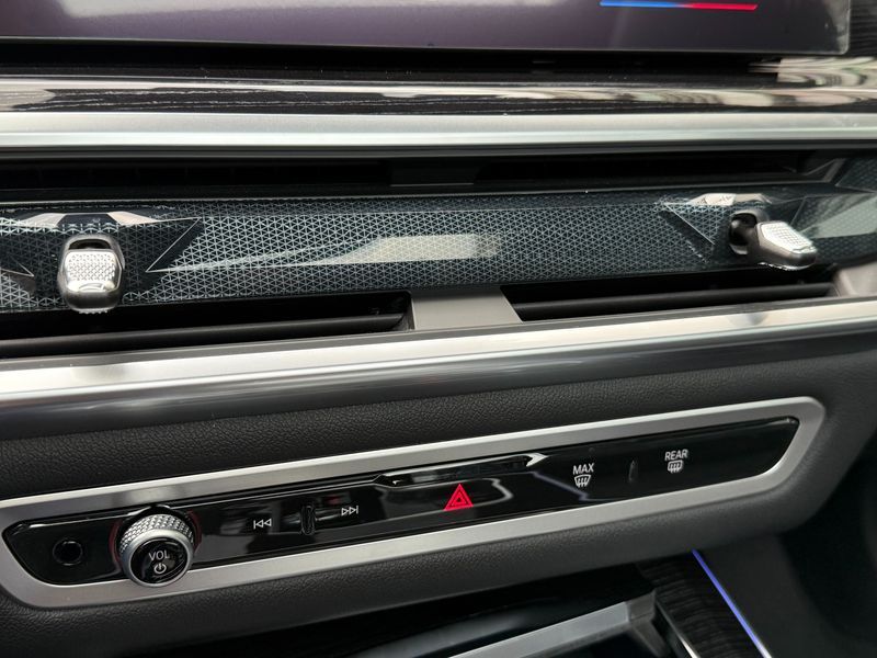 2026 BMW X5 xDrive 30d M Sport photo 10