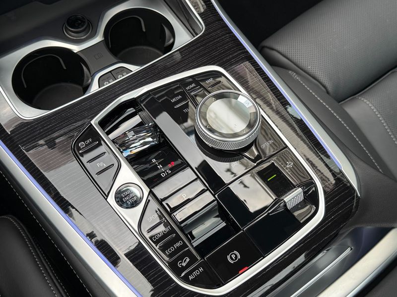 2026 BMW X5 xDrive 30d M Sport photo 11