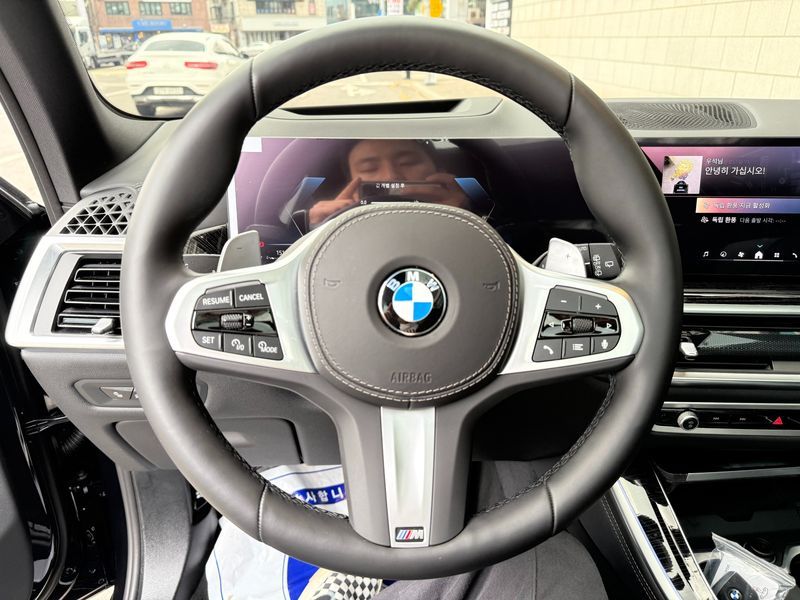 2026 BMW X5 xDrive 30d M Sport photo 12