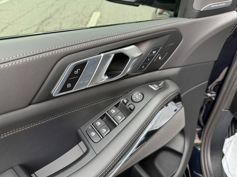2026 BMW X5 xDrive 30d M Sport photo 17