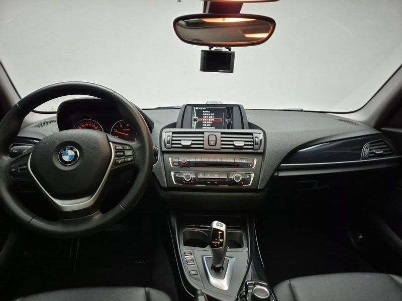 2014 BMW 1 Series 118d Urban Pack1 5Dr photo 7
