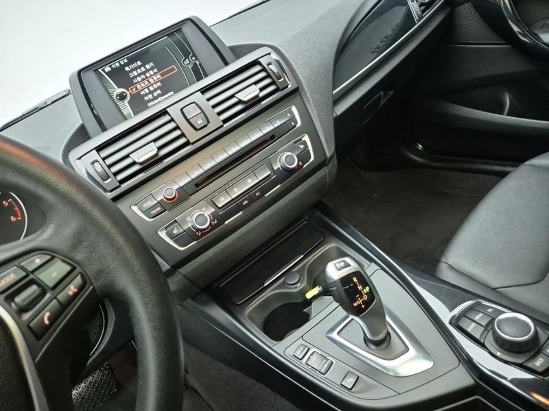 2014 BMW 1 Series 118d Urban Pack1 5Dr photo 9